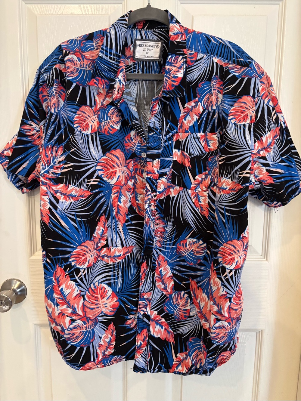 Free Planet Men's Black Tropical Print Short-Sleeve Shirt - Blue & Coral